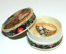 Alter Ring Jugendstil um 1900 Gold 333 Opale und Saatperlen