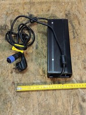1x Ladegerät Bosch DC60V-70 350W für Govecs  eRoller