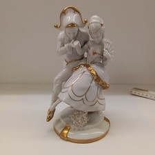 Katzhütte  Porzellan Figur