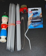 Konvolut Stricknadeln  Metall Stricklisel Reihenzähler Fingerhut  UND ,,SEHEN