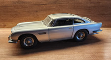 ASTON MARTiN DB5 - James Bond
