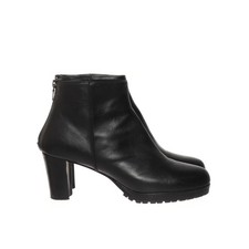 Strenesse, Stiefeletten