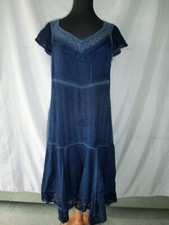 IBIZA Kleid blau Rüschen traditionell bestickt Spitze Ethic Collection Gr. M NEU