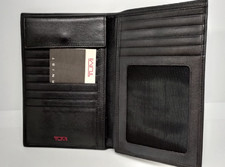 Passport Case von Tumi schwarz