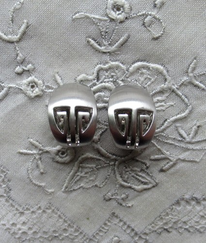 Silberne creolen ohrclips - creolen,