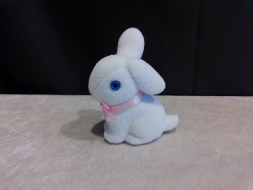 Deko-Figur/Osterhase/sitzend/n