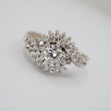 Exclusive diamond ring in