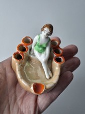 PORZELLANFIGUR IM BADEANZUG