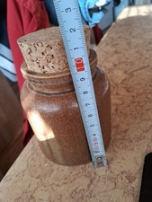 Biete 1.Steingut Topf an.