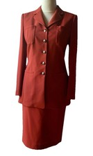 Elegantes Designer-Kostüm von