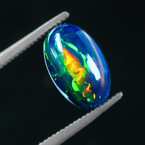 Ovaler schwarzer opal - schwarzer,