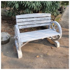 Gartenbank mit Wagenrädern