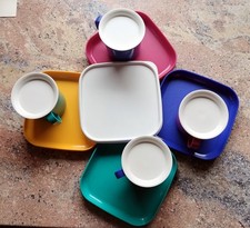 Tupperware Picknick Set 4 Teller 1 Deckel, 4 Becher mit Deckel Gebraucht