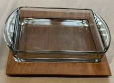 Rauchglas-Seifenschale auf Teakholzteller