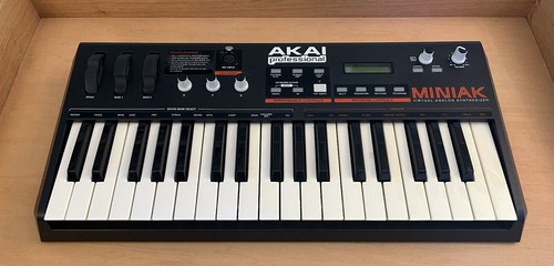Akai miniak virtuell - akai,