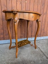 Louis Philippe Tisch