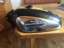 Oldtimer Ducati Tank