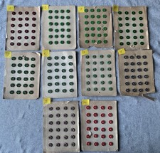 Vintage 24 alte Art Deco Knöpfe auf Musterkarte Kasein Galalith 13mm Durchmesser