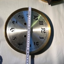 altes Pendel-Wanduhrwerk