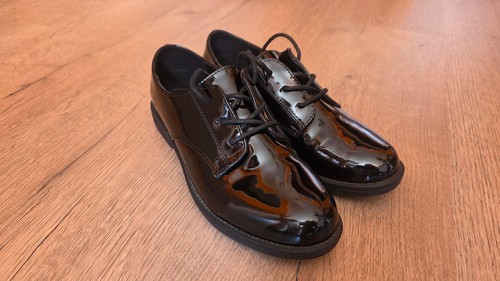 Schicke jungen lackschuhe - schicke,