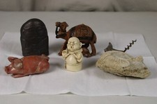 B8/ 6x kleine Teile - 5 Figuren und Steinschnecke Fossil - Mönch+Schwein+../S362