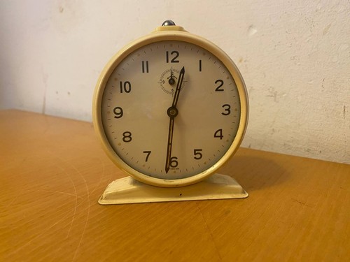Vintage wecker uhr tischuhr - vintage,