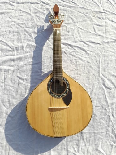 Fado gitarre portugal alfama - fado,