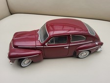 Revell Volvo PV 544 Buckel 1:18 dunkelrot Modellauto Sammlerstück Detailgetreu