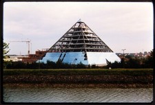 Fürth Hotel Pyramide Germany 35mm Dia 1993 Dale Labs - im Aufbau