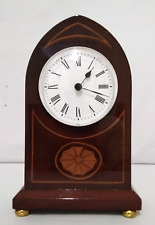 Tischuhr Blattform Nussbaum