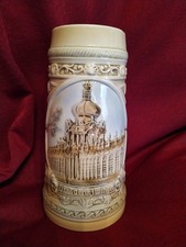 alter großer Relief Bierkrug