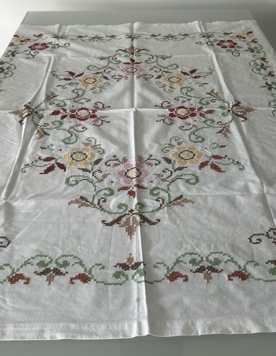 Alte bestickte tischdecke - alte,