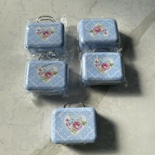 5 kleine Blechdosen, leere