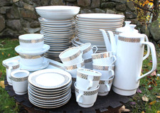 Colditz schönes altes Tafelservice Speiseservice Porzellan weiß mit Goldrand DDR