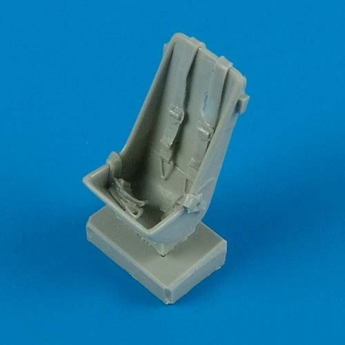 163a seat with safety belts - safety,