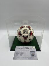 Fußball Teamsigniert WM 1990 in Vitrine DFB Unterschrift Autogramm Adidas Ball