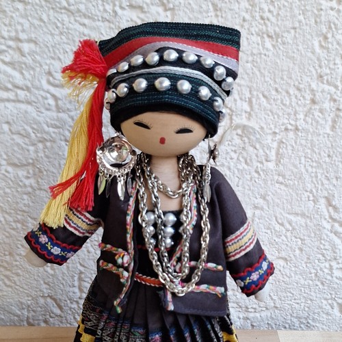Stoffpuppe tracht mit schmuck - stoffpuppe,