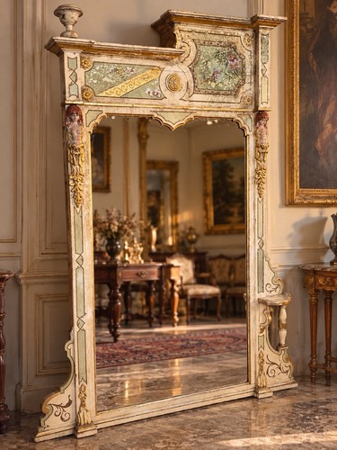 Antiker großer polychromer