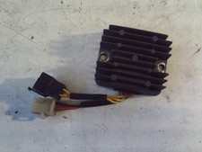 Suzuki SV 650 S AV EZ00 (10) Lichtmaschinen Regler Gleichrichter Wandler