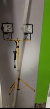 Baustrahler mit Stativ