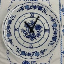 Wanduhr Henneberg Porzellan