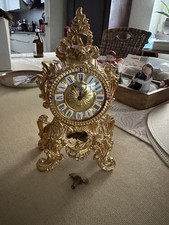 Kleine Standuhr vergoldet