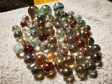 62 alte Glasmurmeln bespielt, Klar m. rotbraun 3x Ca. 2,4 / 59x Ca. 1,4 - 1,6
