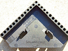 c0410) SOLARWORLD, ca  600 Stück, schwarze Kunsstoffecken, Halteecken PV Module