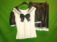 Latex Set Shirt und Rock Schulmädchen Lolita schwarz weiß