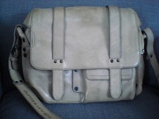 Aunts & Uncles Ledertasche