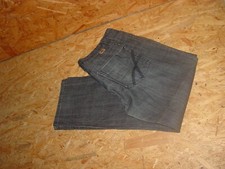 Stretchjeans/Jeans v. STREET