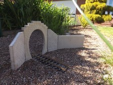 No. 1 Tunnelportal Mauer Beton