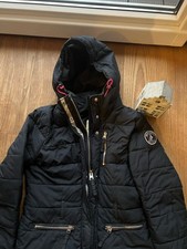 Abercrombie fitch - &,