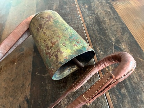 Alte kuhglocke eisen mit - kuhglocke,